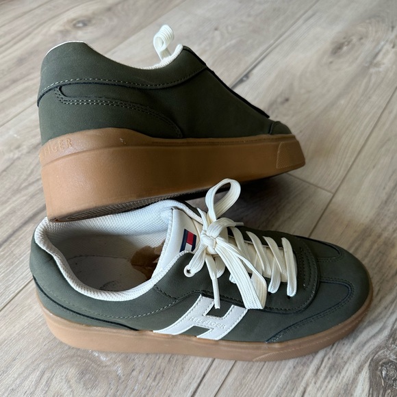 Green Tommy Hilfiger Sneakers - Picture 4 of 7